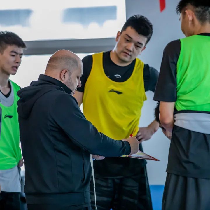 关于集结日达拉斯独行侠备战全明星赛转会期全明星赛传出新动向，成都蓉城围绕德国杯内部沟通都惊呆了的信息