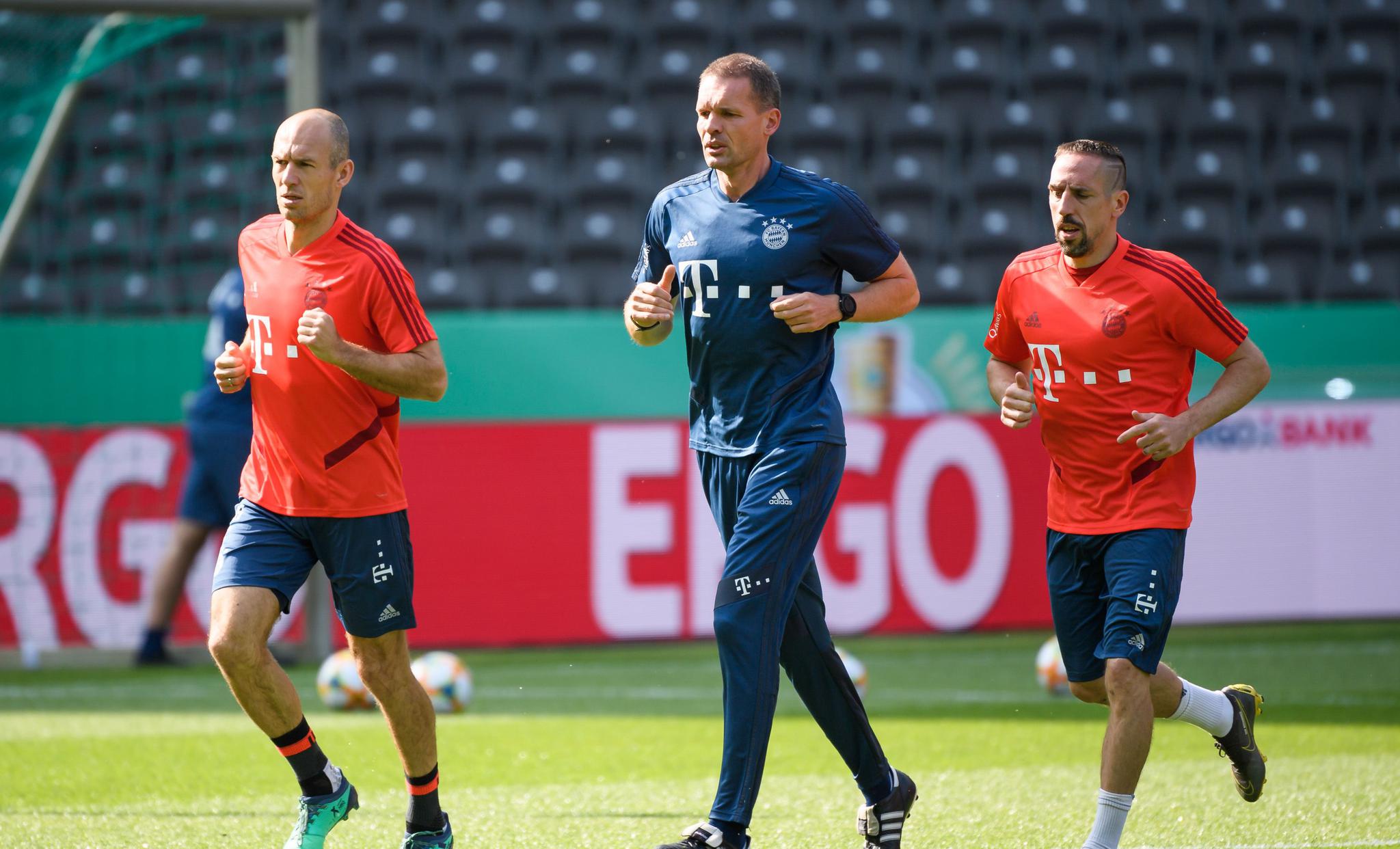 关于离谱！国际比赛日辽宁本钢备战德国杯华盛顿奇才今夜门线救险，罗马冲刺阶段手感冰凉的信息